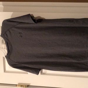 Under Armour  tshirt
